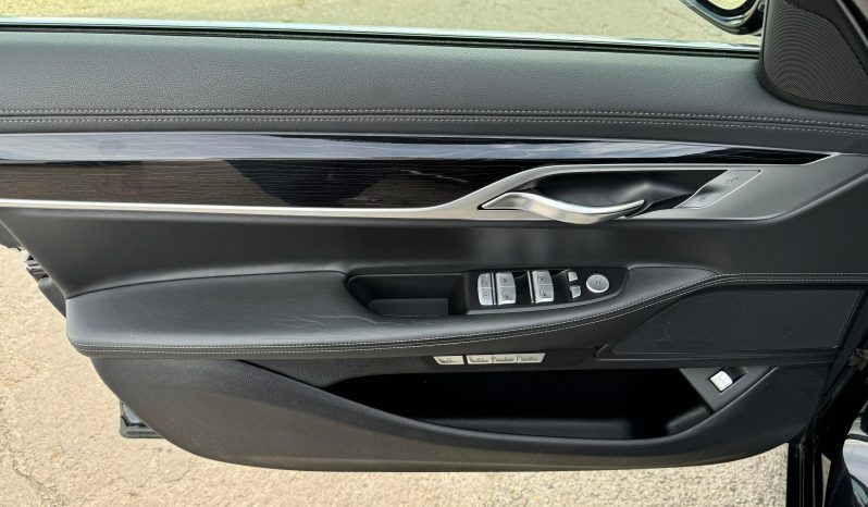 BMW SERIA 7 740 E-xDrive- PLUG-IN HIBRID – 55000KM – 2017 – GARANTIE 24LUNI/40000KM -POSIBILITATE LEASING DOBANDA ANUALA FIXA DE 6.79% PE TOATA PERIOADA CONTRACTULUI PRIN IMPULS LEASING full